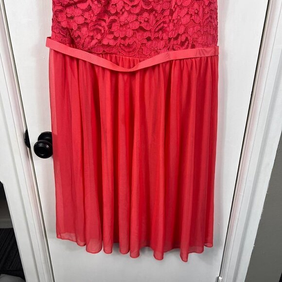 One-Shoulder Coral Lace & Mesh Dress | Bridesmaid or Cocktail Dress | Size 14 - Picture 4 of 9
